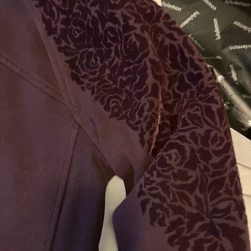 EUC Lululemon Scuba Hoodie IV *Floral Flock, Sz 4, BLACK CHERRY - Picture 4 of 10